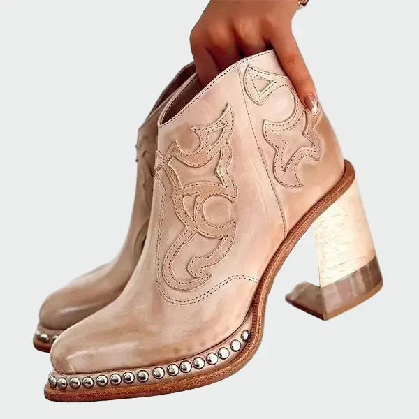 Iris | Botas Bordadas de Cuero